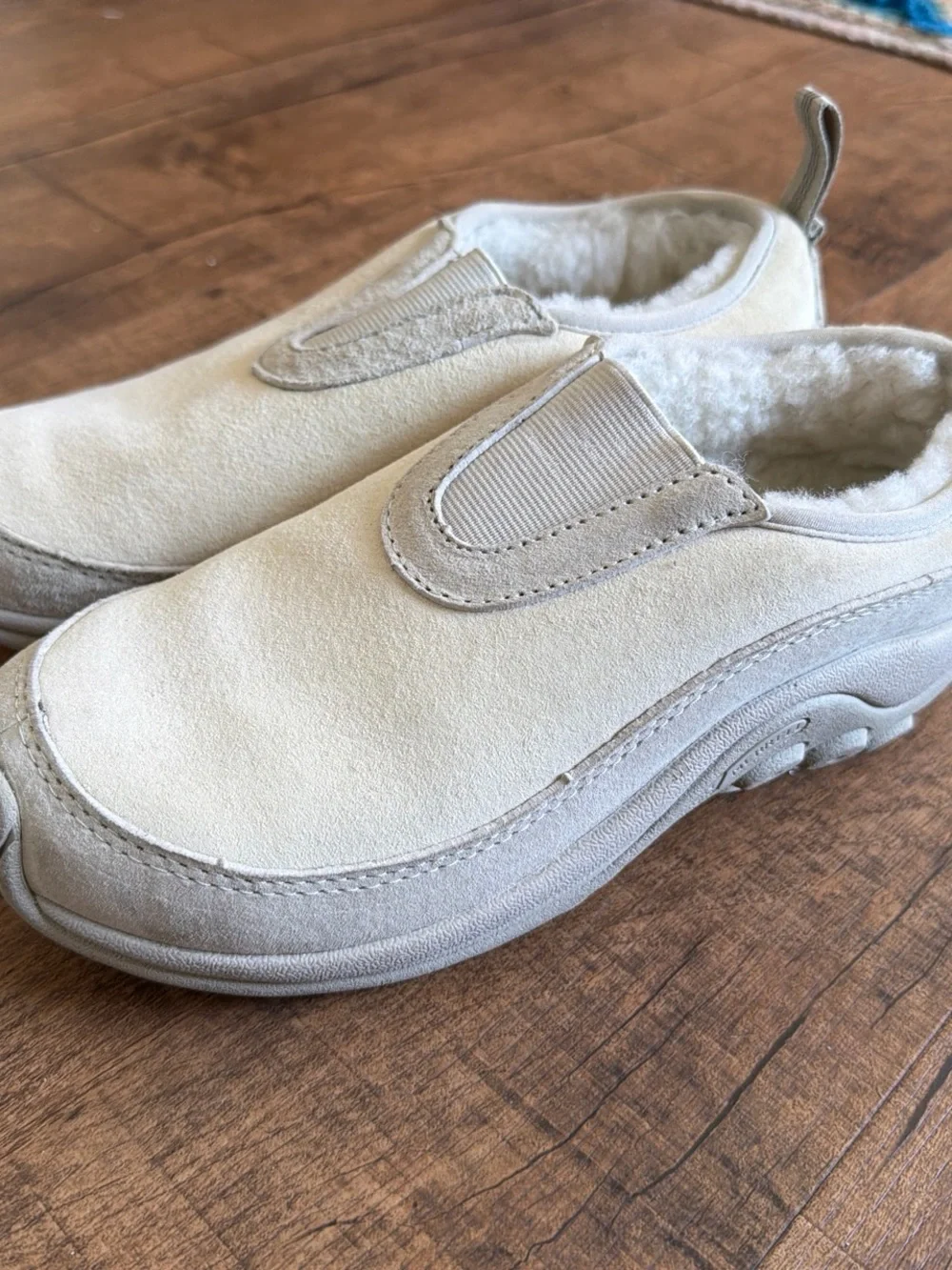 Merrell Women's Cream Slip-On Fleece-Lined shoes